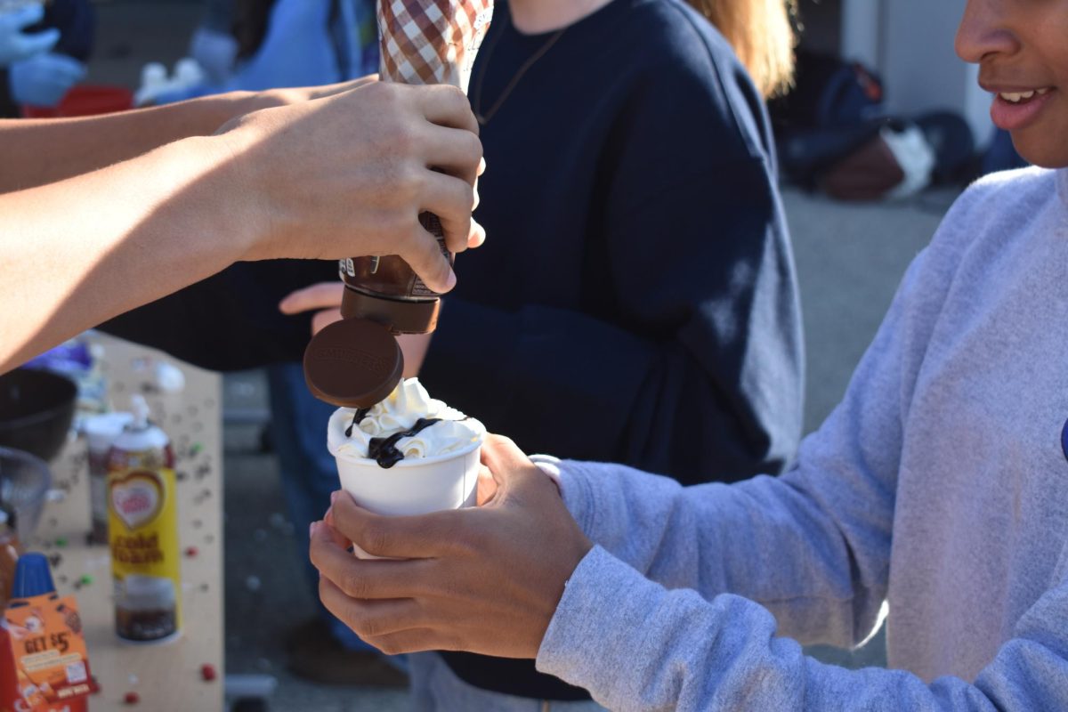 Winter Week Brings Holiday Themed Activities To Campus