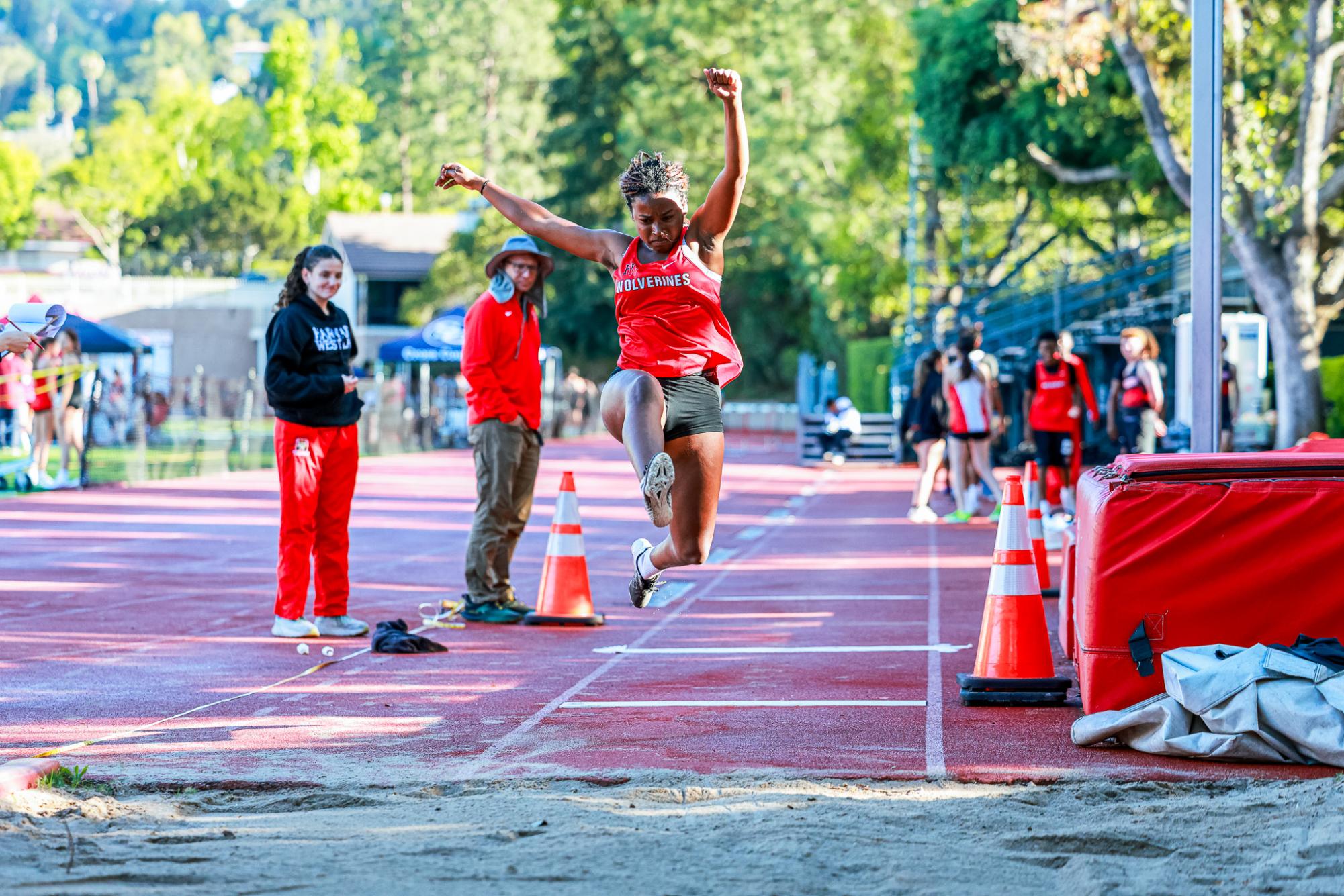 HW JV Track Dominates Senior Day Invitational with Convincing Team Wins